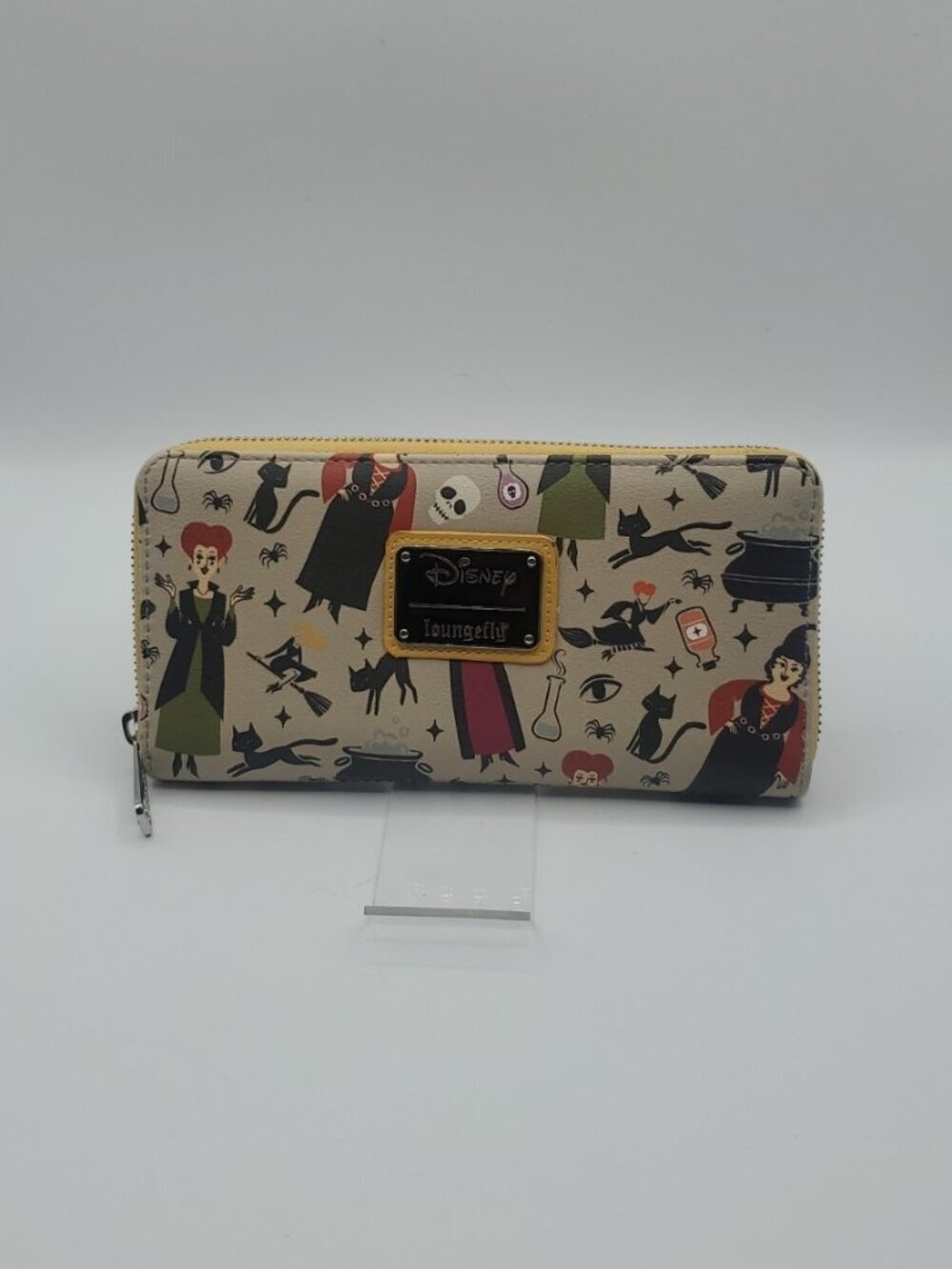 Disney Loungefly Wallet Hocus Pocus Zip Around Faux Leather NICE